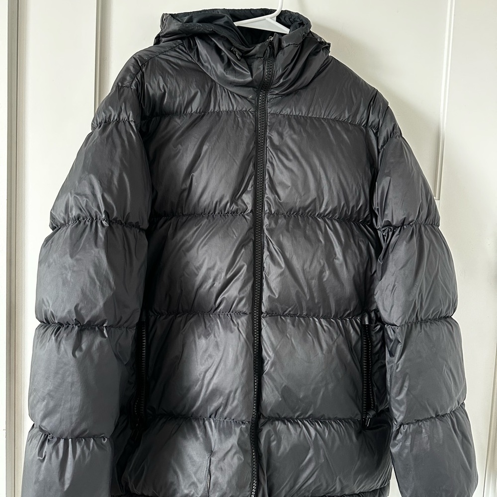 Everlane black men’s puffer
